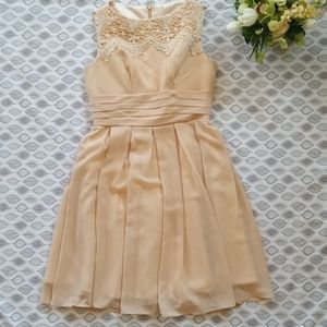 Beautiful women's dress. Size M. Great condition.